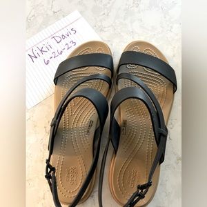 Crocs Tulum Strappy Sandal - women’s size 8